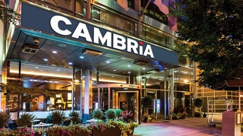Cambria_Chicago_Magnificent_Mile_exterior