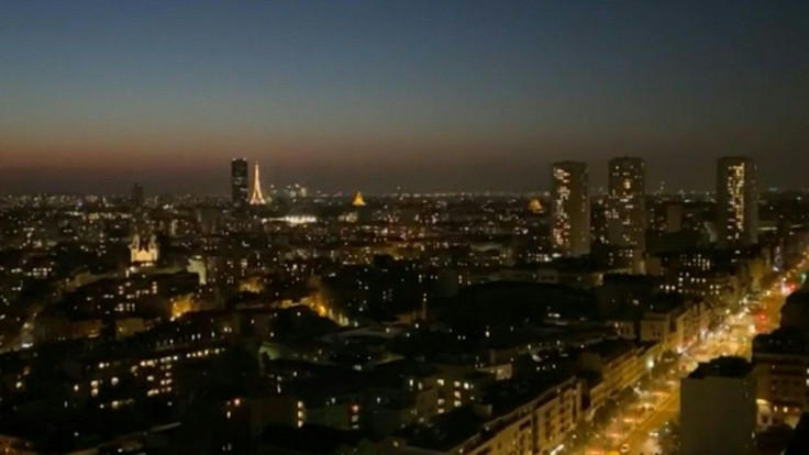 Applause roars over Paris in support of health workers on the virus frontline