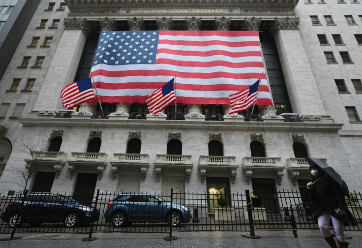 Hedge funds are looking to recover their losses by betting on depressed assets