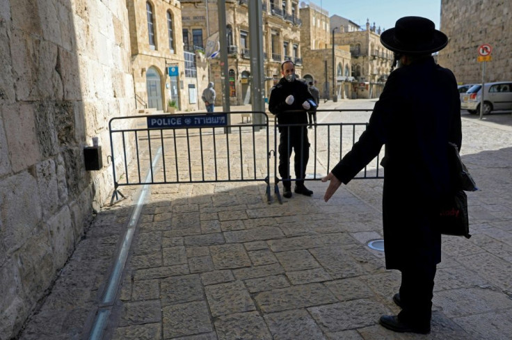 A unity government would aim to combat the coronavirus pandemic, which has so far seen over 3,800 Israelis infected and claimed 12 lives in the country