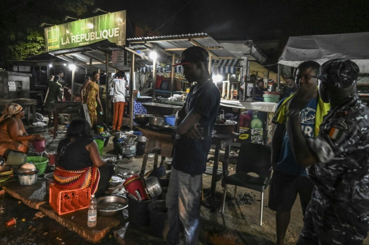Ivory Coast has detained 450 for failing to respect curfew