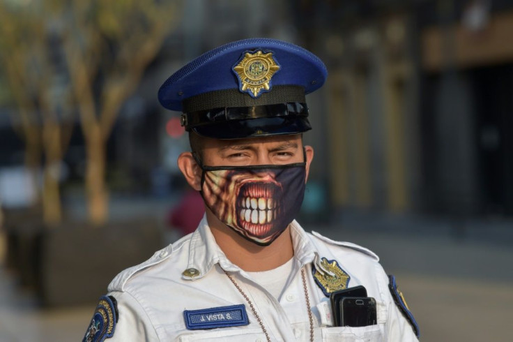 A policeman wearing a face mask in Mexico City