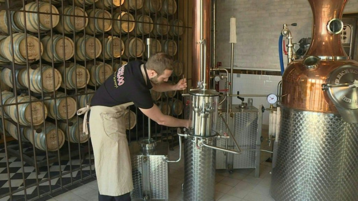 The Waterloo distillery, Belgium's smallest distillery, stopped producing gin and whisky to produce 200 litres of pure alcohol per week destined for the production of hand-sanisiting gels to fight the coronavirus pandemic
