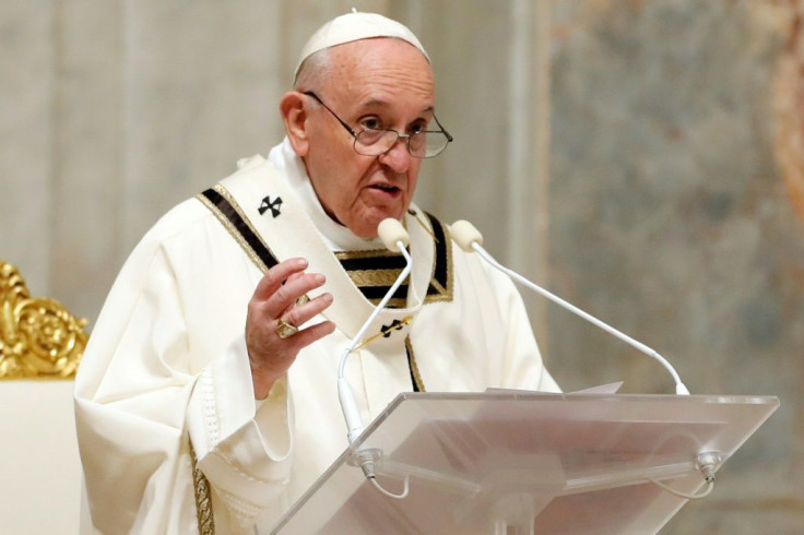 Pope Francis will livestream Easter Sunday mass from his private library