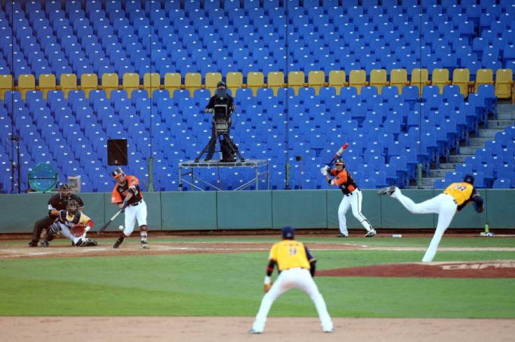 The opening match was between Uni President Lions and Chinatrust Brothers at the Taichung International Baseball Stadium