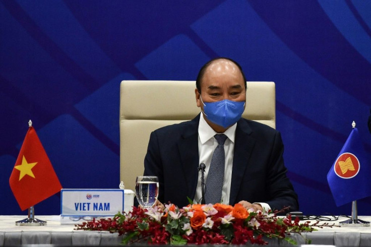 Vietnam's Prime Minister Nguyen Xuan Phuc waits for the start of the ASEAN meeting