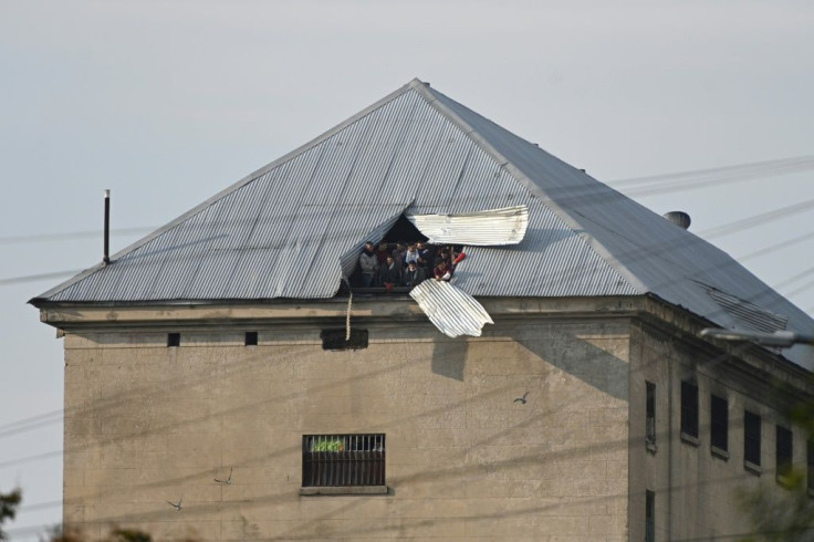 Inmates at Villa Devoto prison rioted and shouted their demands for better coronavirus protection on April 24