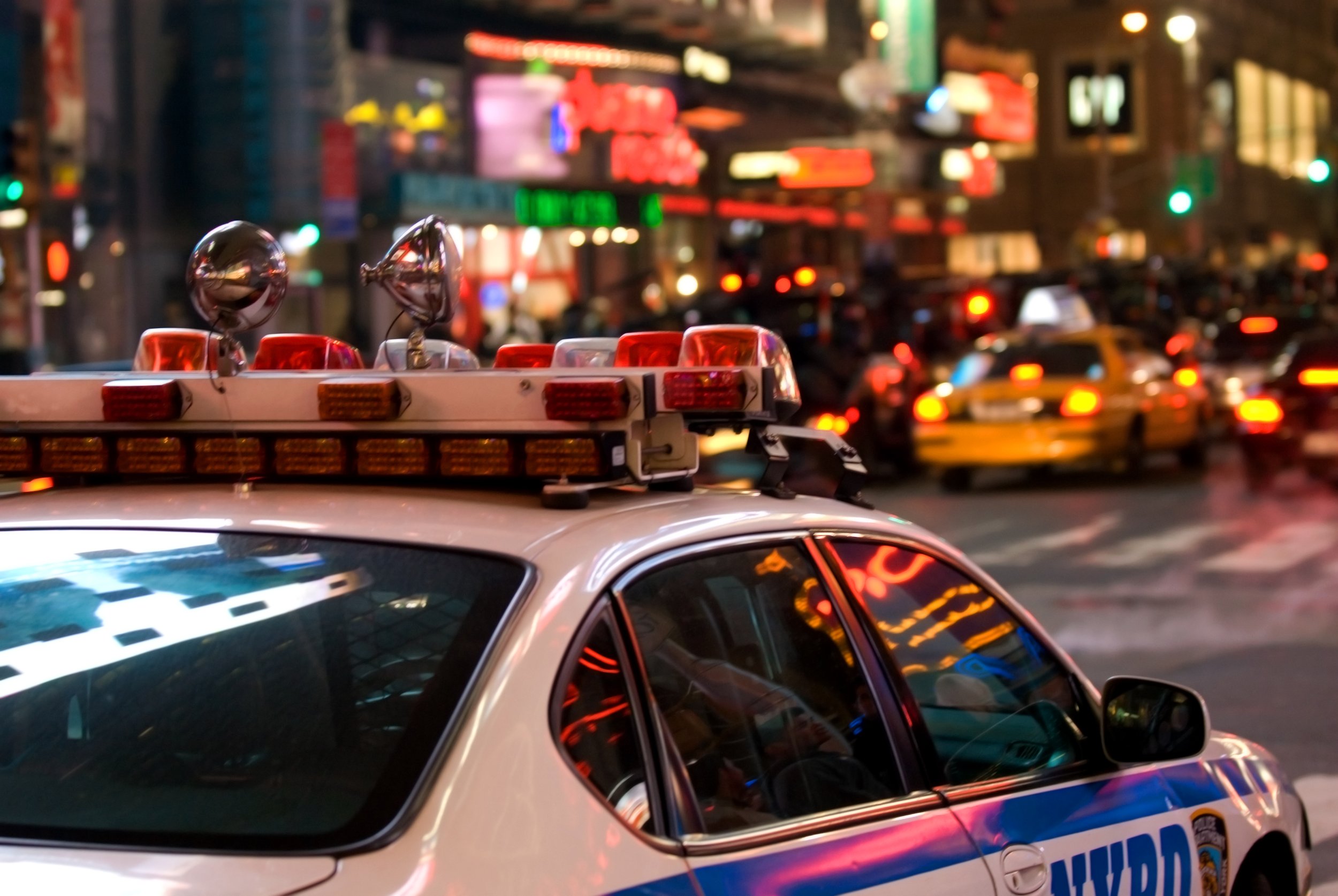 Violence In Nyc Responding Nypd Met With Flying Bottles In Harlem Ibtimes 3182