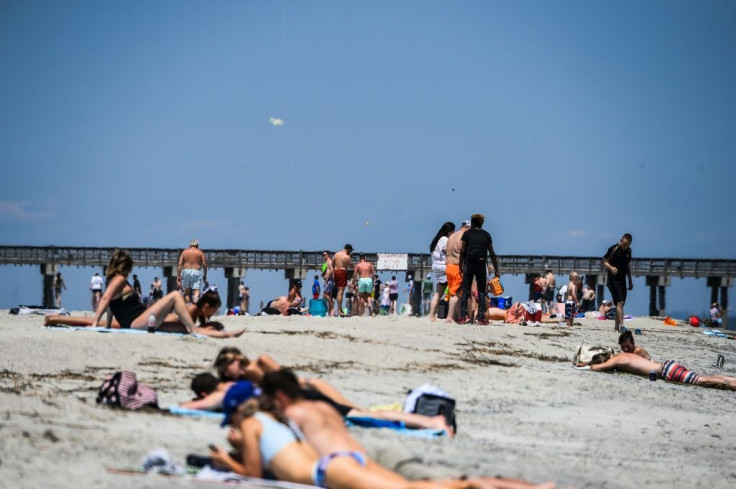 Beachgoers in the US state of Georgia flocked to the shore after the government lifted lockdown orders