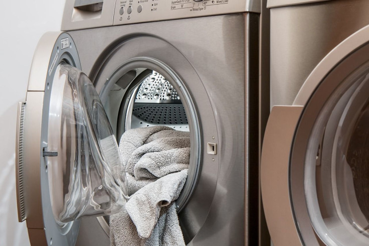 rich people find doing house chores a complete shock
