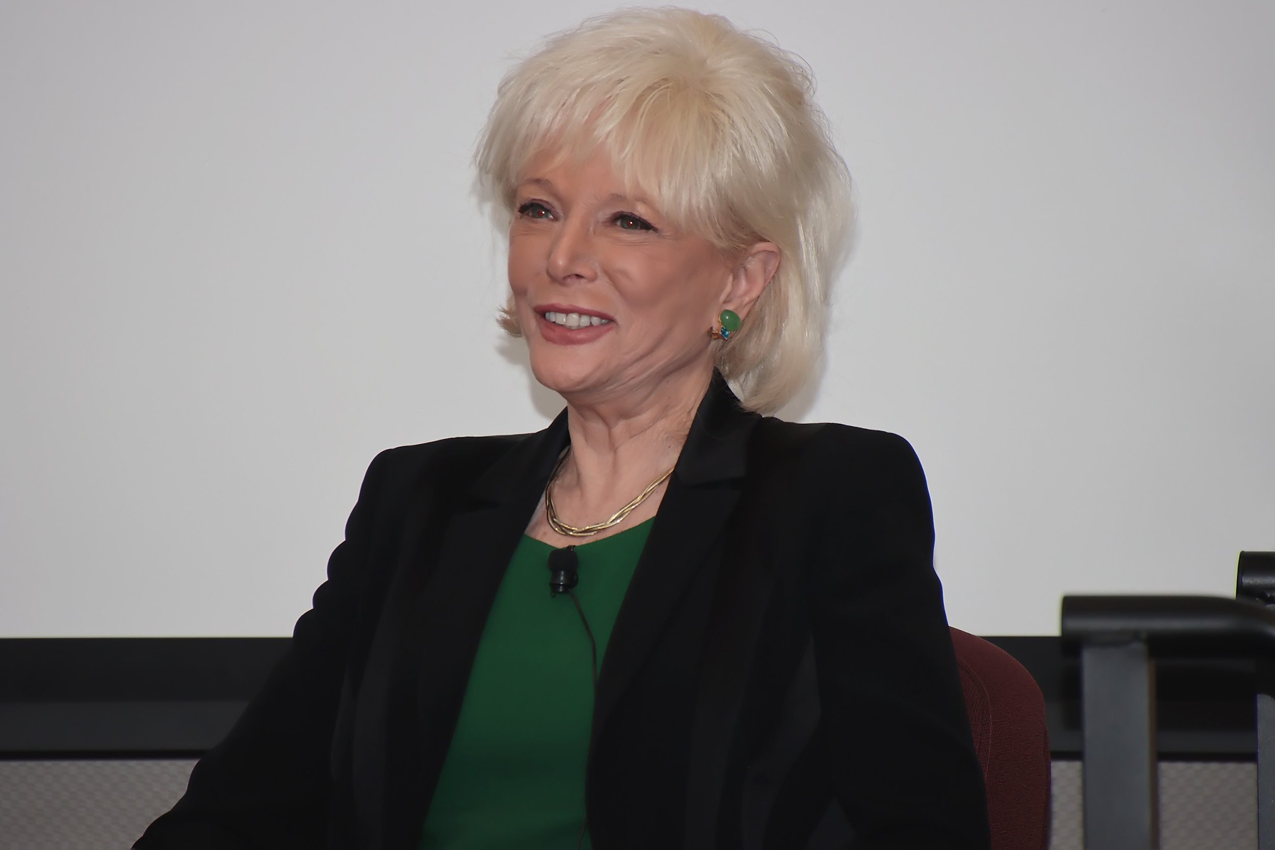 Lesley Stahl 60 Minutes Exclusive Interviews Reports