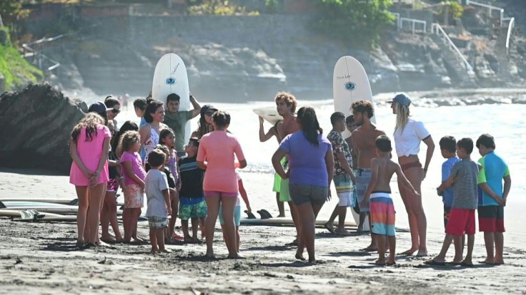 Surfing school in El Salvador helps local children brave the future