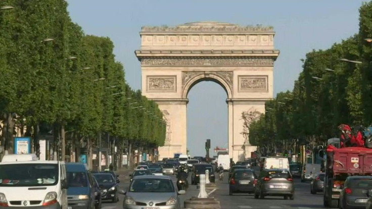 Deconfinement day 2: traffic resumes on the Champs-Elysees