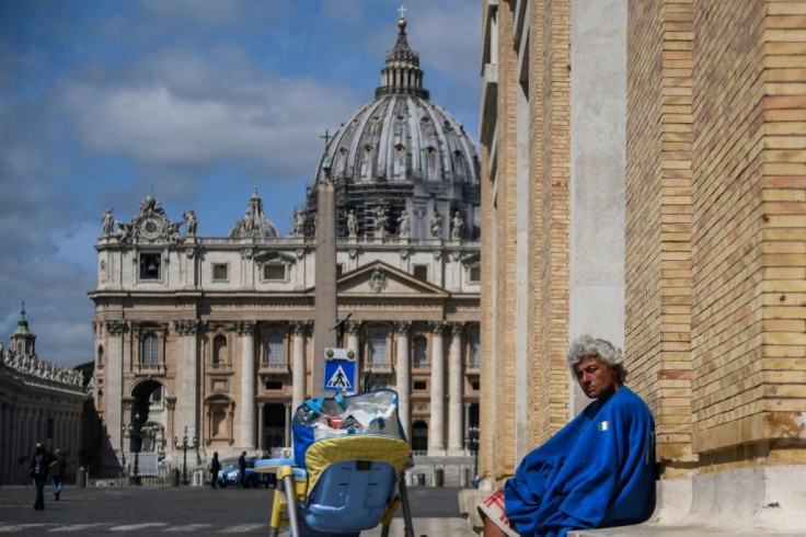 Rome's mayor says more than 60,000 food stamps have been distributed, but La Repubblica reports that the number of requests is much higher