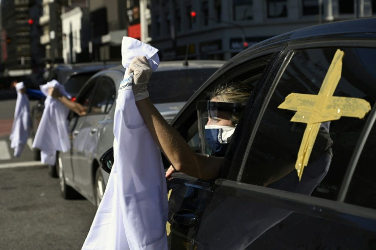 Doctors protest demanding protection equipment and a wage increase during the lockdown in Buenos Aires