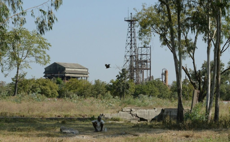 Toxic chemicals released from the Union Carbide pesticide factory killed 3,500 people in the central Indian city immediately and 25,000 more in the years that followed