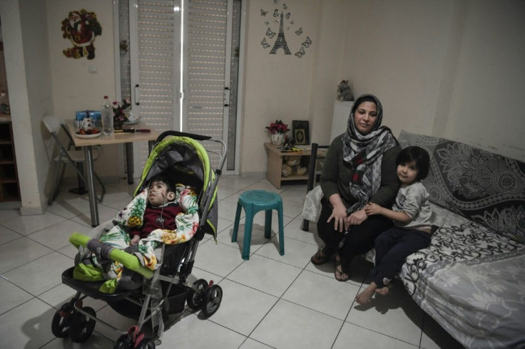 Refugees with precarious incomes also face reluctance from Greek landlords when they seek to rent lodgings on their own