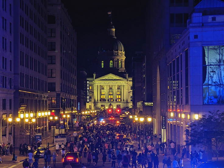 1600px-George_Floyd_protests,_downtown_Indianapolis,_2020-05-29