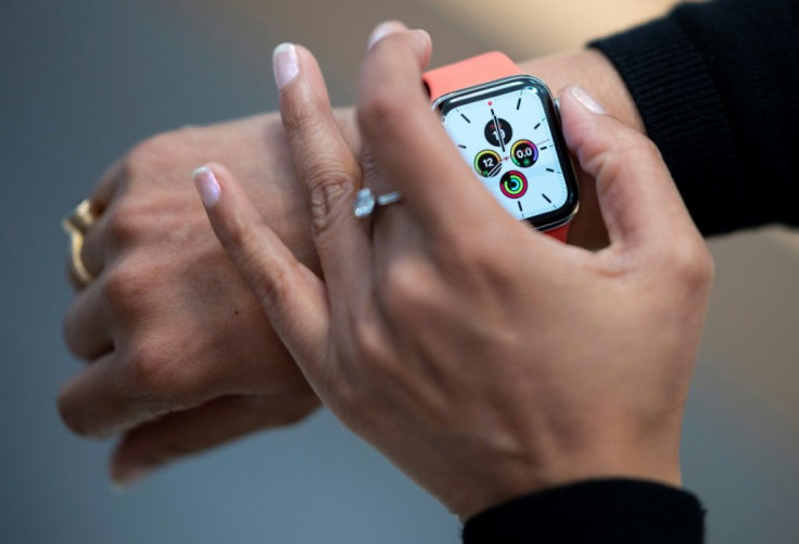Researchers are seeking to use data collected from wearables like the Apple Watch for early signals of coronavirus infections