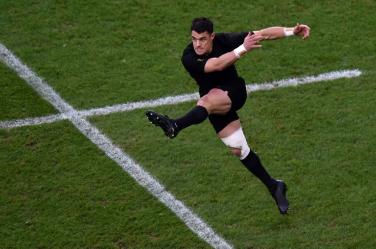 All Blacks great Dan Carter has signed as cover for the Auckland Blues squad