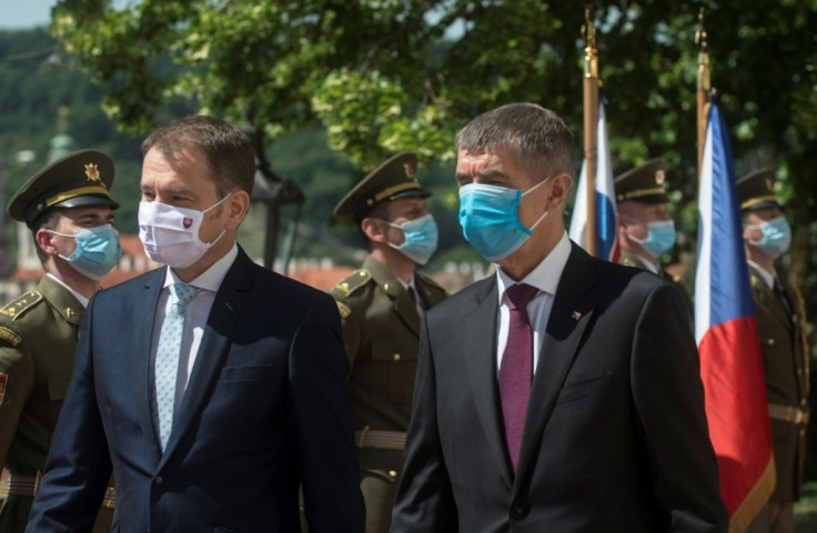 Czech Prime Minister Andrej Babis (R) says the EU recovery fund is tailor-made for countries that lack budget discipline. His Slovakian counterpart Igor Matovic (L) has a more conciliatory approach to the fund