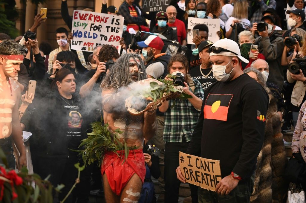 Australian PM Calls For Racism Protesters To Be Charged | IBTimes