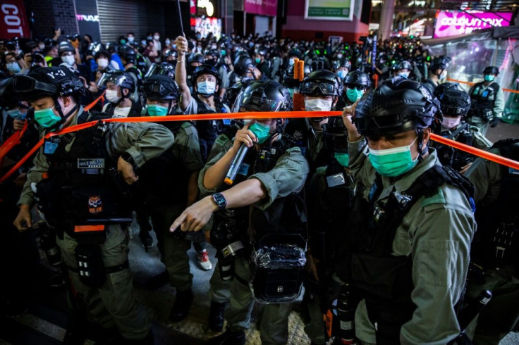 Hong Kong police start a clearing operation as protesters gathered in Mong Kok district