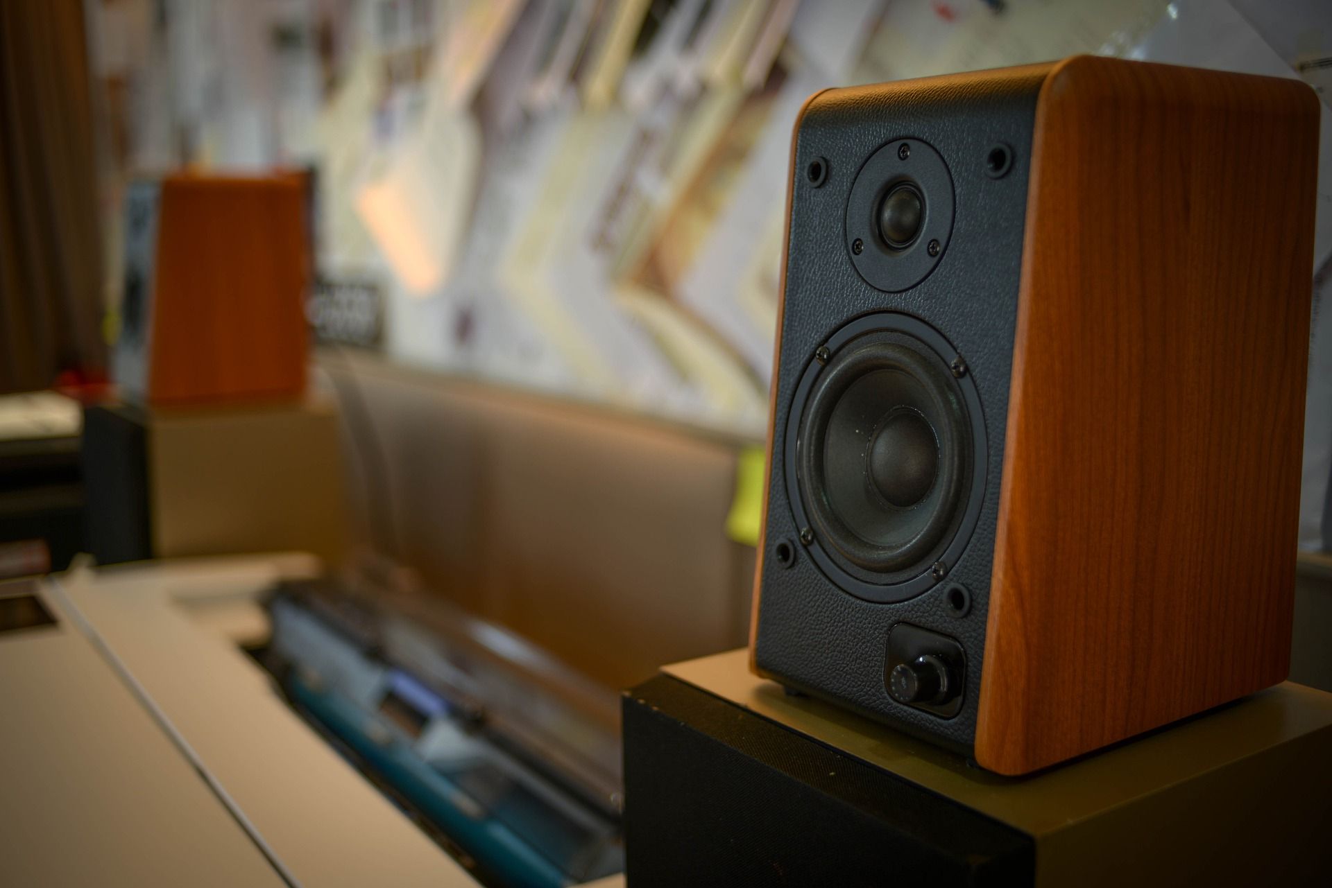 Top 5 Best Standing Speakers For Your Office In 2020