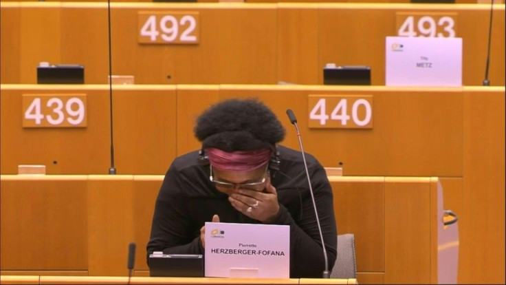 During a debate at the European Parliament, MEP Pierrette Herzberger-Fofana says she was "the victim of police violence by the Belgian police" and announces that she has lodged a complaint, denouncing "a discriminatory act with racist tendencies".