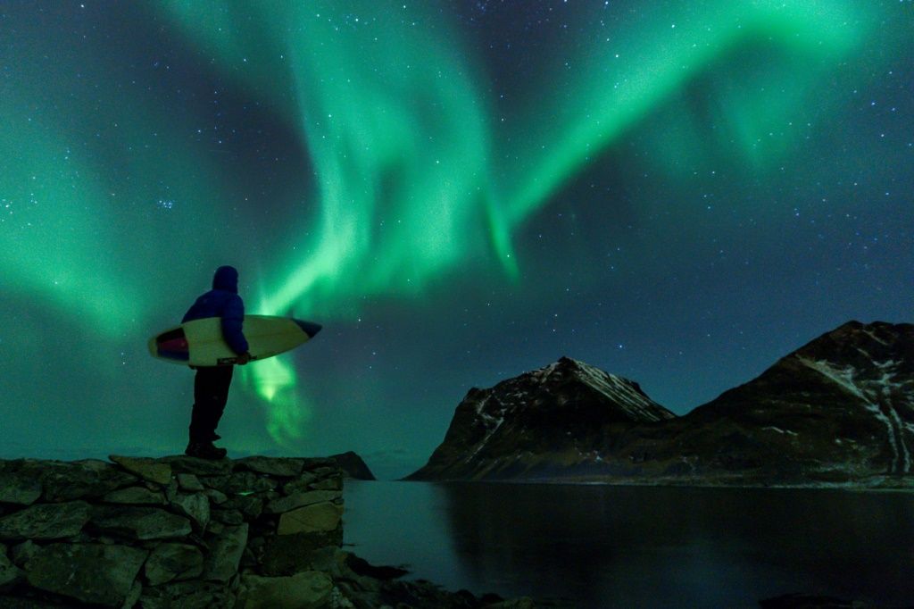 solar-geomagnetic-storm-causes-northern-lights-to-be-more-visible-in