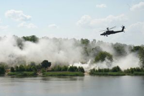 Polish and US troops took part in the Defender-Europe 20 joint military exercise on June 17 -- in recent years, Warsaw has closely aligned itself with Washington, to the consternation of some EU and NATO partners