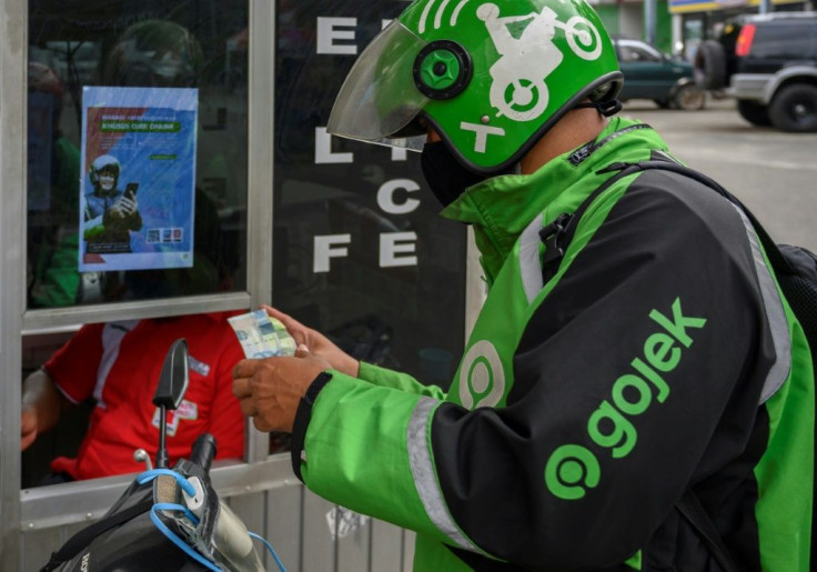 GoJek offers a wide range of services, including deliveries and financial services