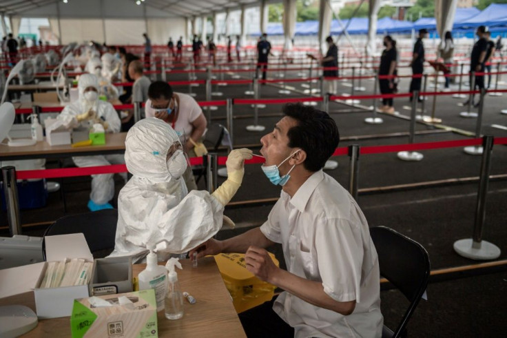 Mass testing for the COVID-19 coronavirus is held in Beijing