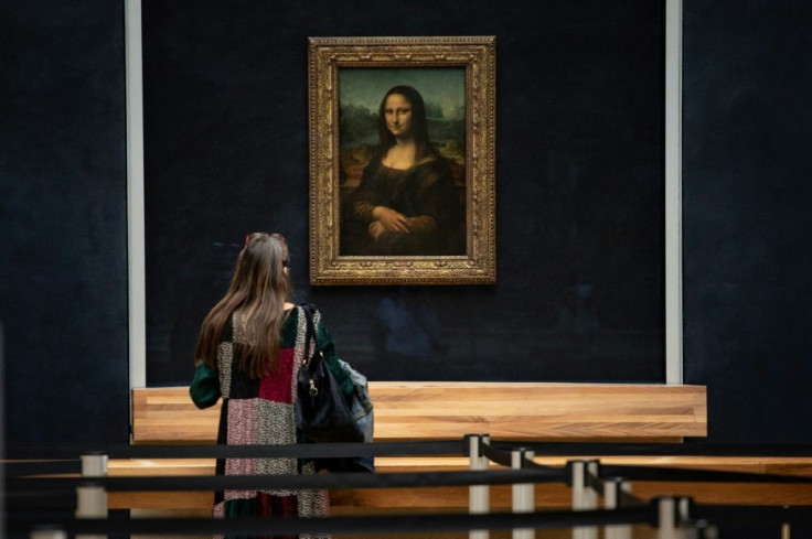 Crowds thronging the "Mona Lisa" for a selfie will be a thing of the past