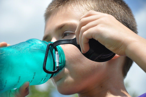 doctor provides advice on how to prevent dehydration during summer