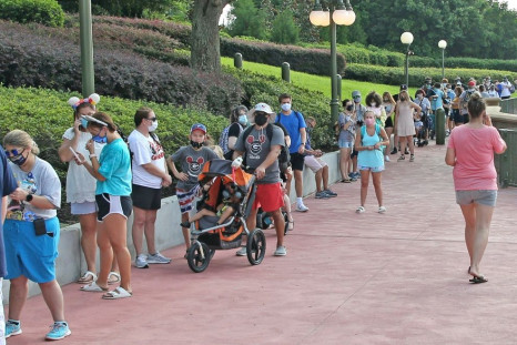 Hundreds queued to get into Disney World in Florida
