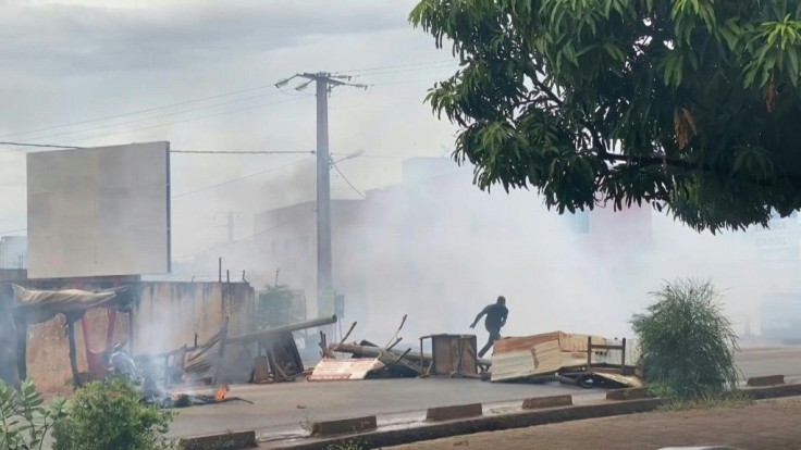 IMAGESBurning barricades litter the streets of Mali's capital Bamako a day after violent protests against President Ibrahim Boubacar KeÃ¯ta left two dead and 70 injured, and an opposition movement vows to keep up the pressure. COMPLETES VID1V04RM_EN