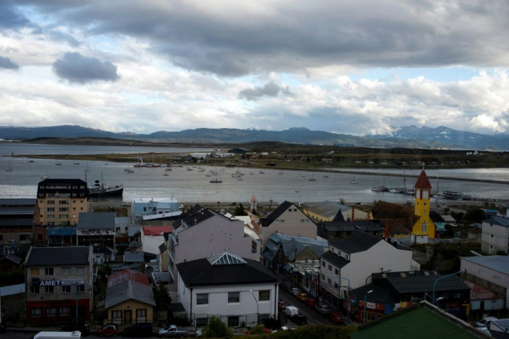 The Echizen Maru fishing trawler returned to port in Ushuaia after some of its crew began exhibiting symptoms typical of COVID-19