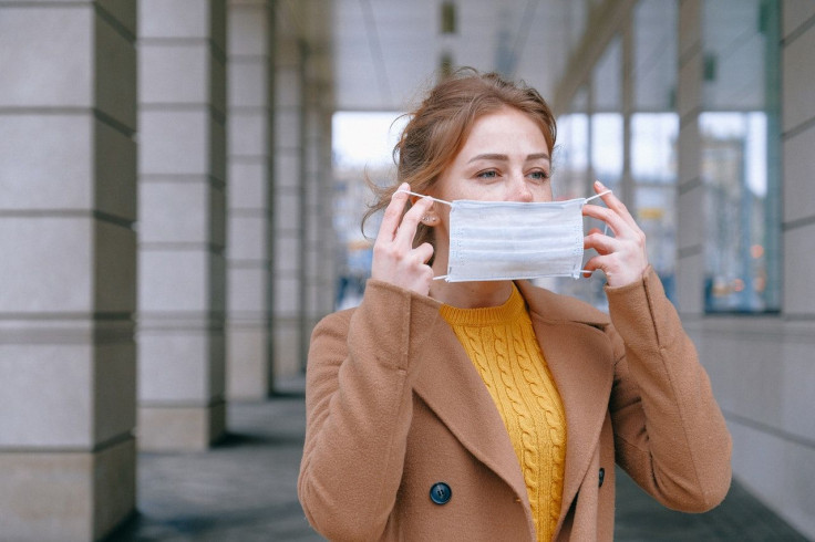 woman-wearing-face-mask-3902732