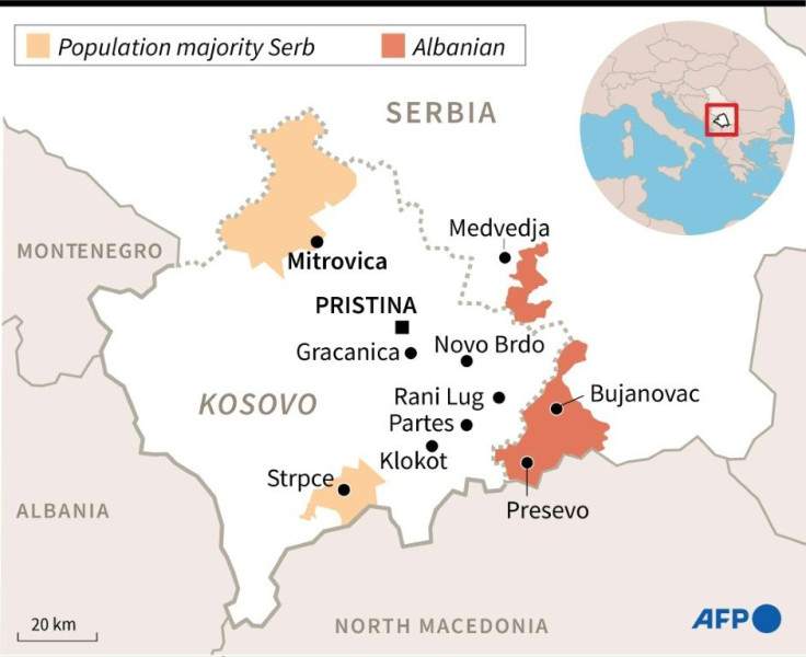 Map showing the border between Serbia and Kosovo and zones with a majority population of Serbs or Albanians.