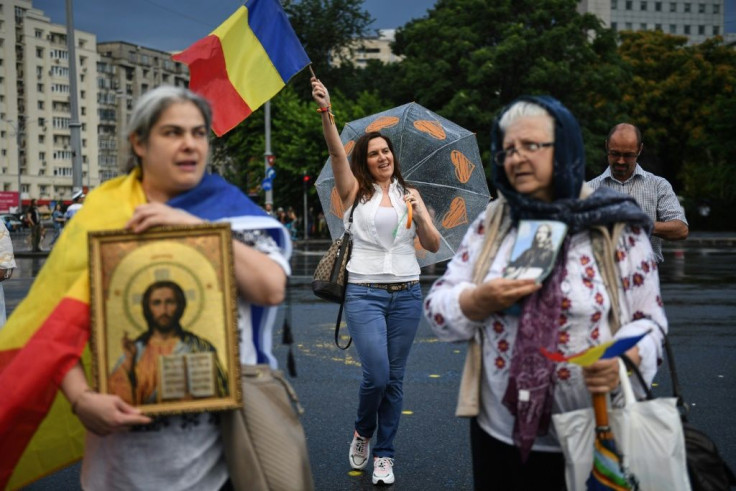 Coronavirus sceptics in Romania protest against the newly adopted 'law of quarantine'
