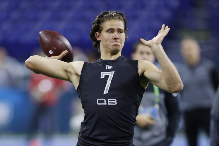 Quarterback Justin Herbert of Oregon