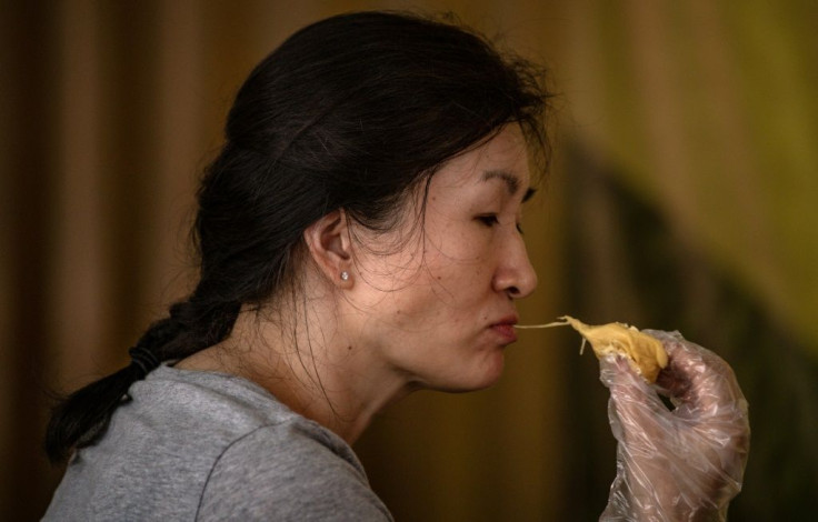 Some complain that the durian has an overpowering smell, comparing it to rotting food or stale vomit
