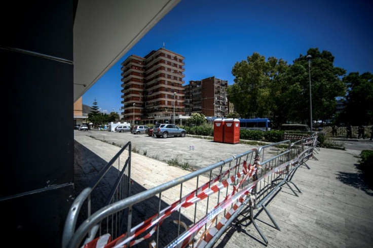 Police in Mondragone cordoned off a block of flats where 43 positive cases of coronavirus have been identified among Bulgarian farm workers