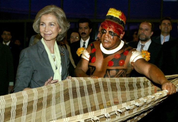 Indigenous chief Aritana, pictured in 2003 with Queen Sofia of Spain, was known for fighting to protect the Amazon rainforest