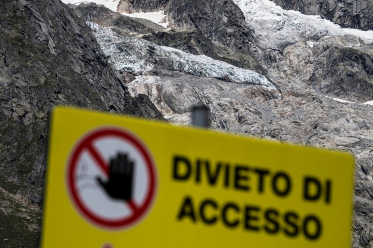 Last autumn, another section of ice from the Planpincieux glacier threatened to collapse