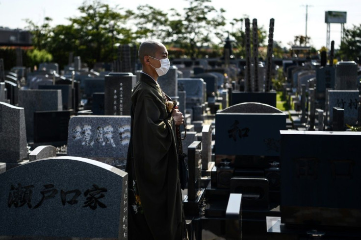In Japan, it is not uncommon for monks to fulfil religious duties and maintain a non-religious career