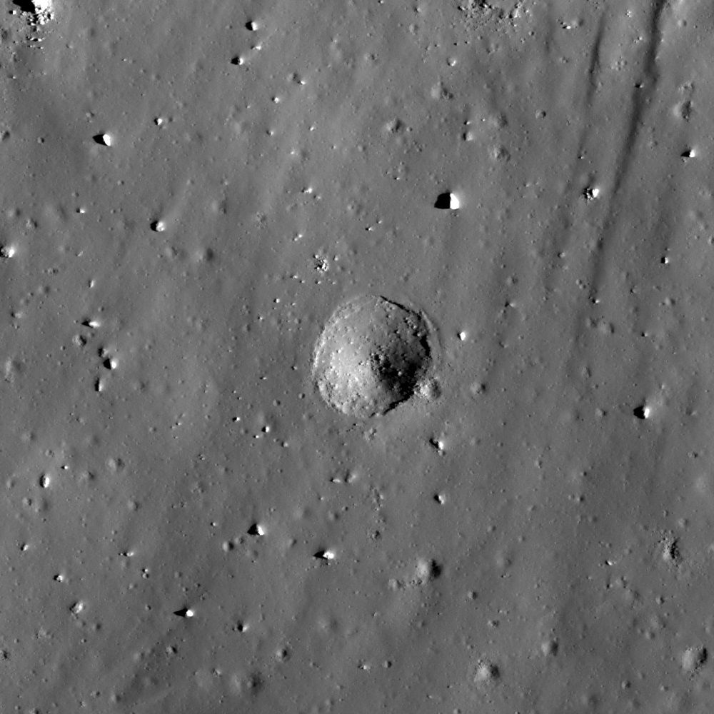 NASA Moon Photo Captures Alleged ‘200-Meter Alien Base,’ Expert Says ...