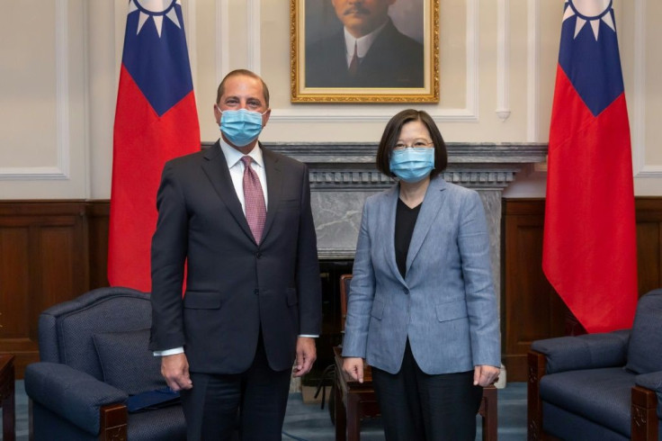 Taiwan President Tsai Ing-wen (right) with Alex Azar