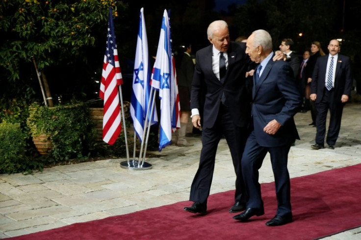 Israeli President Shimon Peres welcomes US Vice President Joe Biden at the presidential compound in Jerusalem in 2014